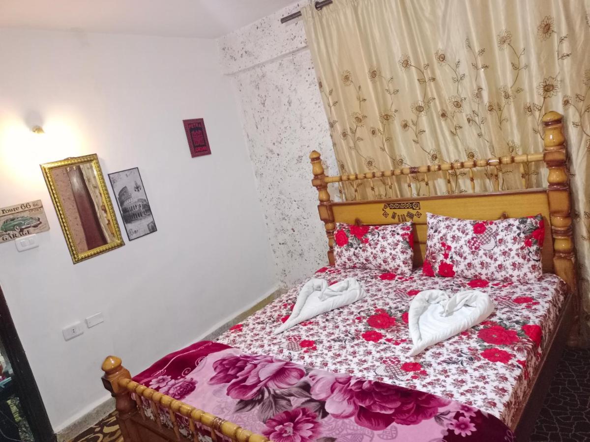 Local Home Wadi Musa Exterior photo